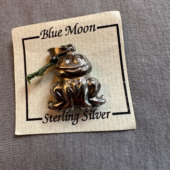 Sterling Silver - Vintage Shiny Frog Toad Cute Puffy Frog Pendant - Picture 2 of 7